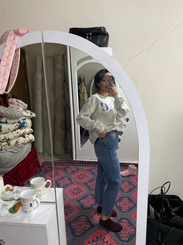 Kadın Beyaz Batik Desenli Midi Denim Pantolon - Görsel 4