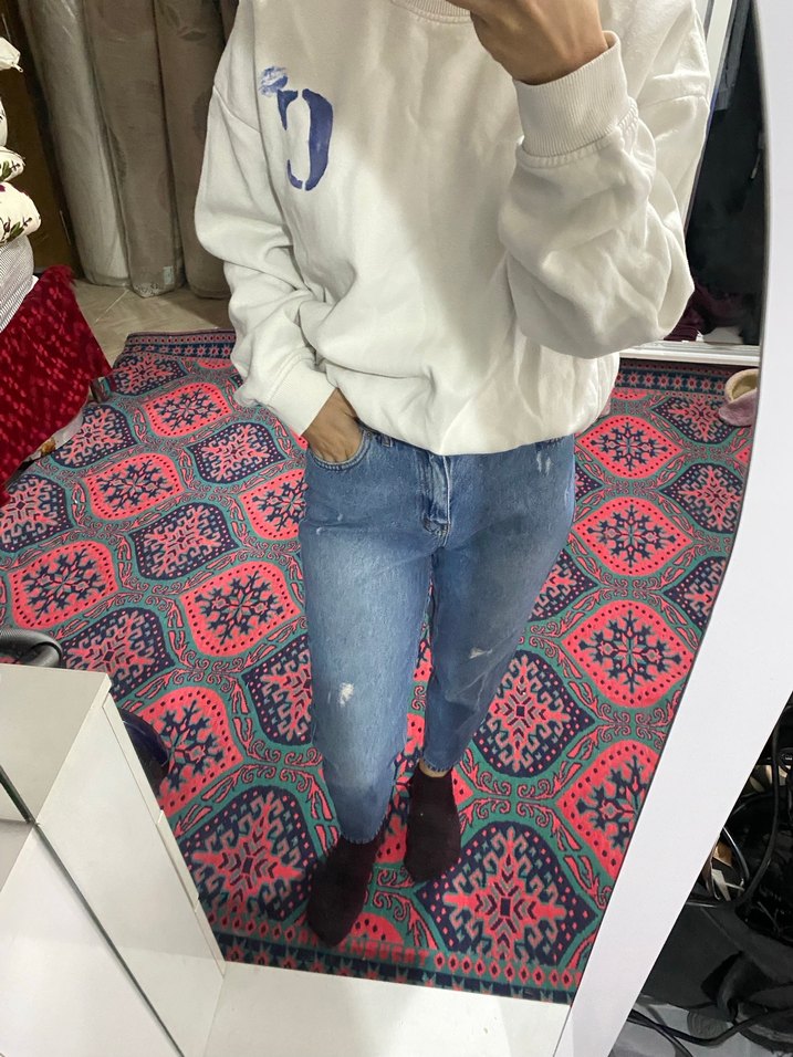 Kadın Beyaz Batik Desenli Midi Denim Pantolon - Görsel 3