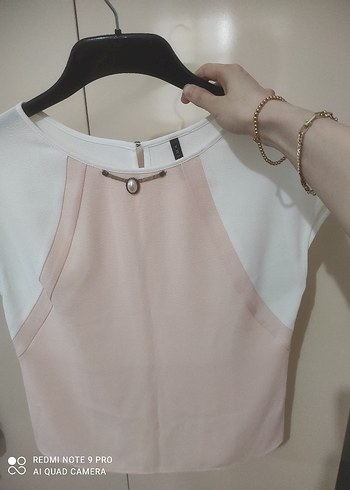 Zincir Detaylı Mini Pembe Bluz