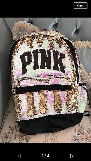 Victoria s Secret Victoria?s Secret Pink Campus okul çantası. Bu sırt çantası 3 gö