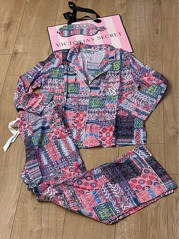 Victoria s Secret Victoria?s Secret klasik patchwork desenli uyku maskeli pijama t