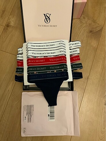 Victoria?s Secret 5li iç çamaşır seti. Tanga model, pamuklu, iko