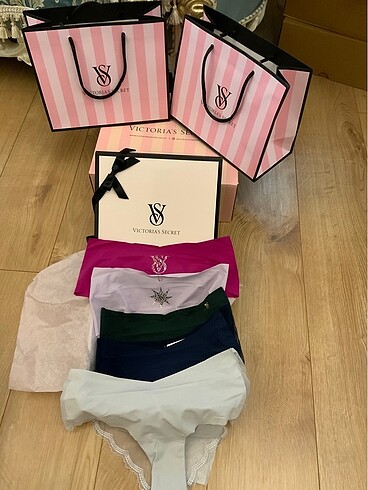 Victoria?s Secret 5li iç çamaşır seti. Cheeky lazer kesim model,