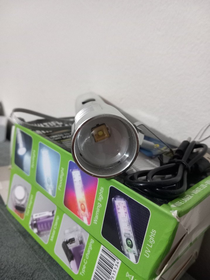 2 şarjlı el feneri - Görsel 5