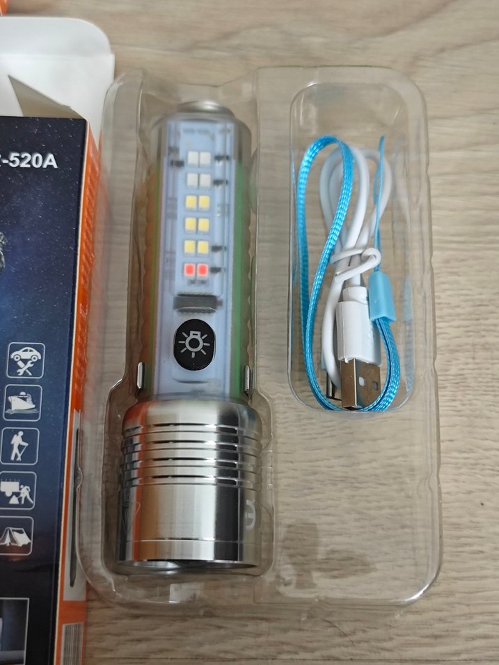 Kartal Başlı Gri Aksiyon Figürü ve 3 el feneri - Görsel 3