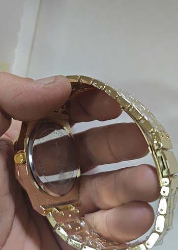 Altın Renkli Kadın Kol Saati - Görsel 3