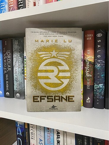 Efsane Marie Lu