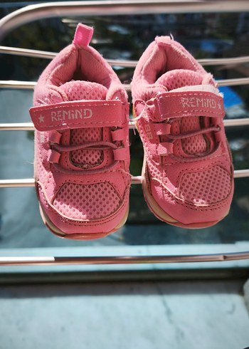 Kız Çocuk Pembe Cırt Cırtlı Spor Ayakkabı