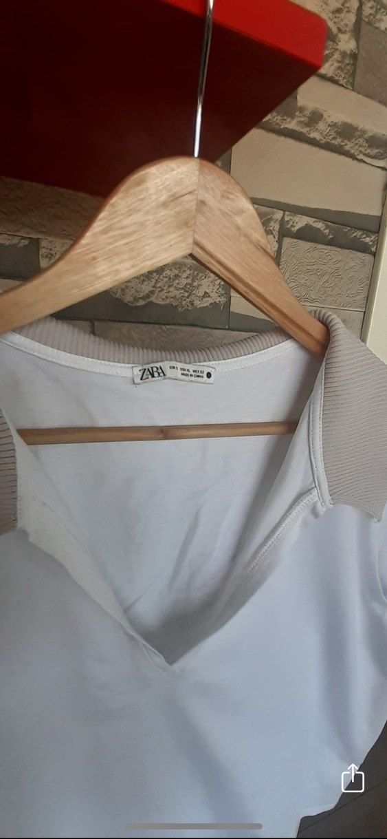 Gri Yakalı Beyaz Kadın Mini Tişört - Görsel 2