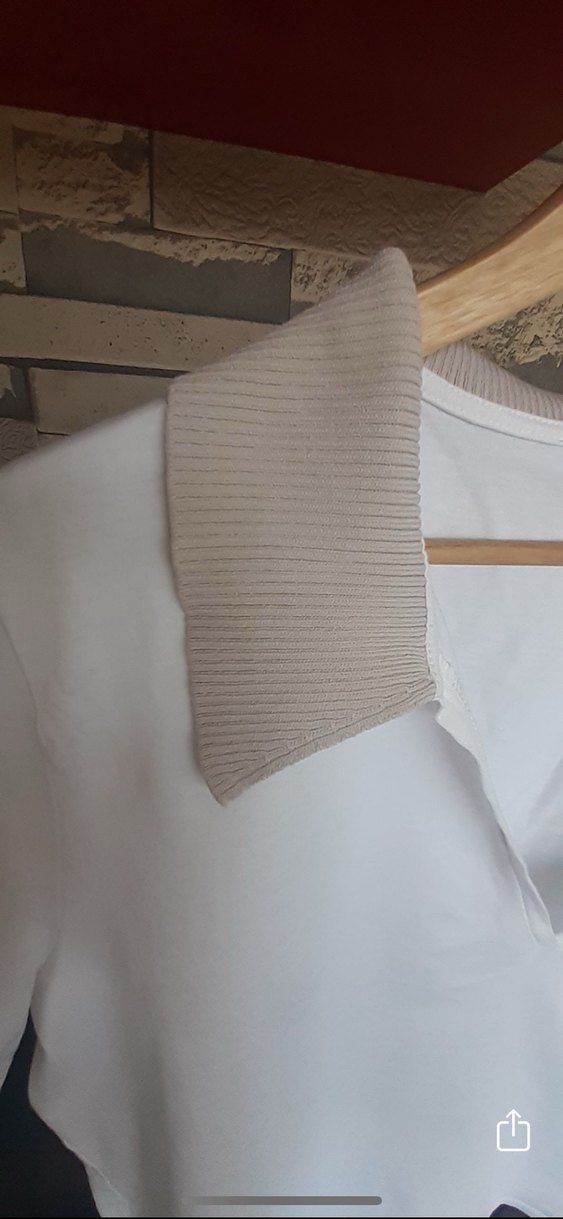 Gri Yakalı Beyaz Kadın Mini Tişört - Görsel 3