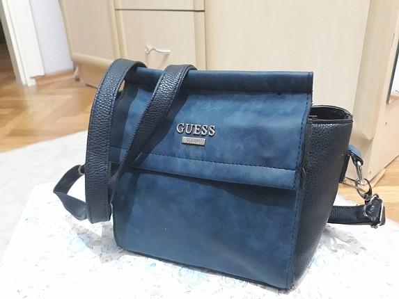 guess omuz çantası 