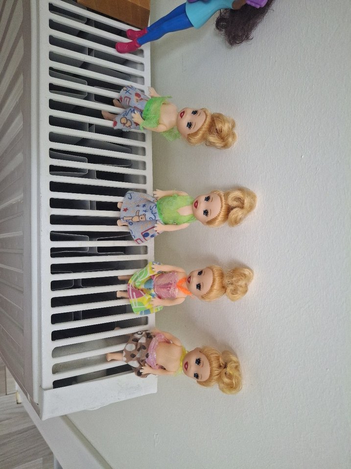 Renkli Kıyafetli Bebek Seti - Görsel 2