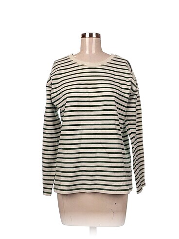 Zara T-shirt %70 İndirimli.