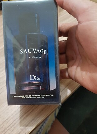 Yeni sıfır ambalajlı parfüm 