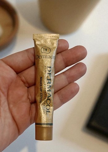 Beden Dermacol Dayanıklı Fondöten 212 numara
