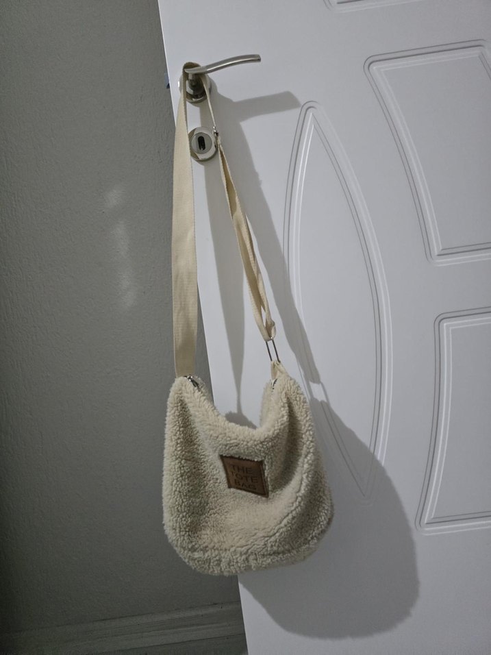 Bej Peluş Kadın Omuz Çantası - Görsel 2