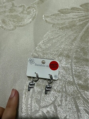 F harfli küpe - Görsel 2