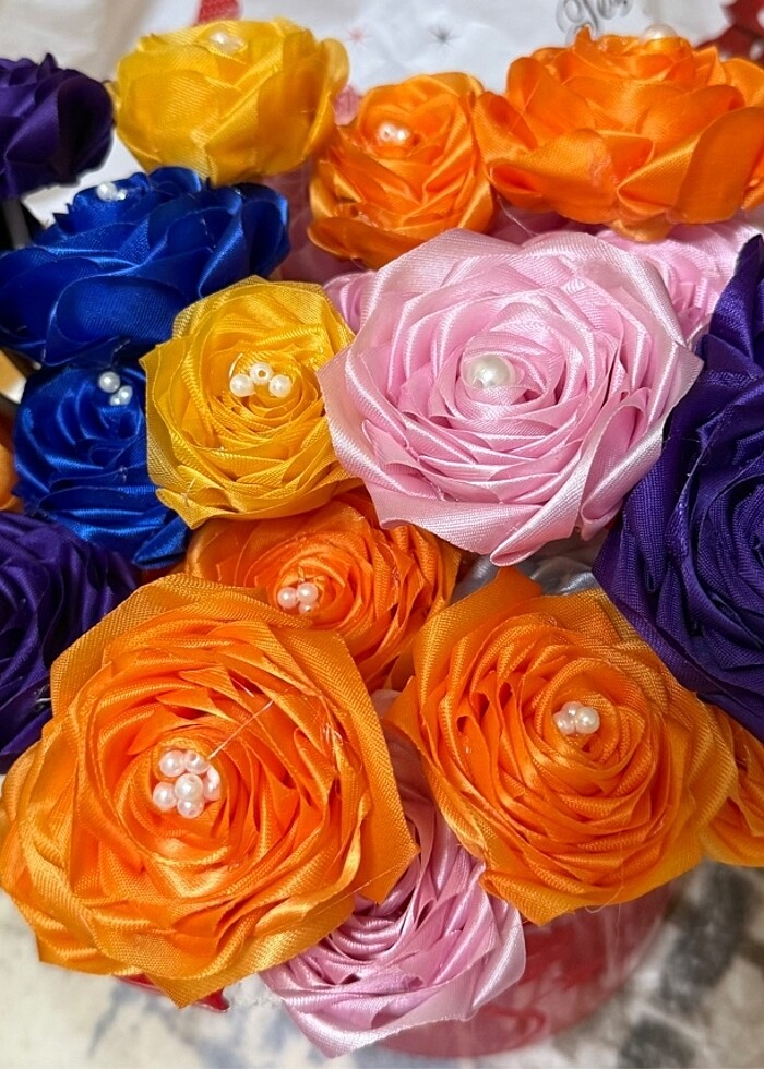 Kurdeleden gül yapımı - Görsel 4