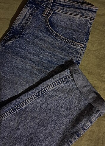 Defacto Mom Jean