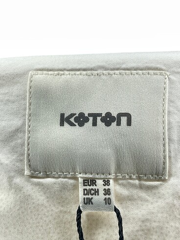 38 Beden beyaz Renk Koton Yelek %70 İndirimli.