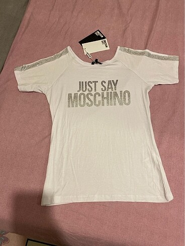 Yeni etiketlı kısa kol tshirt