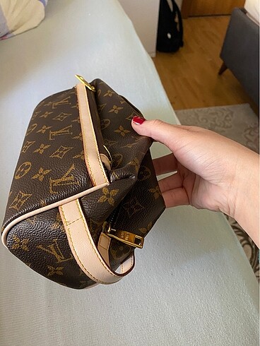  Beden kahverengi Renk Louis vuitton