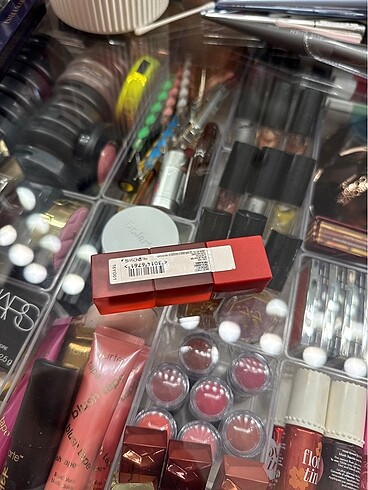 Beden Maybelline Super Stay Teddy Tint