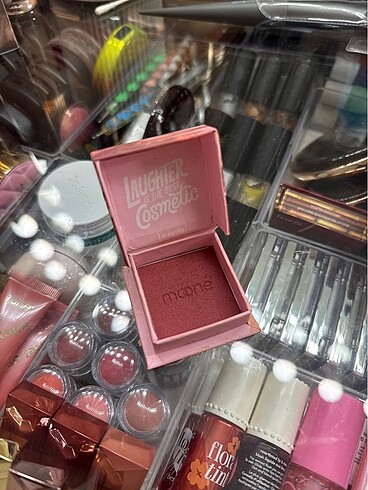 Benefit Cosmetics Benefit Allik