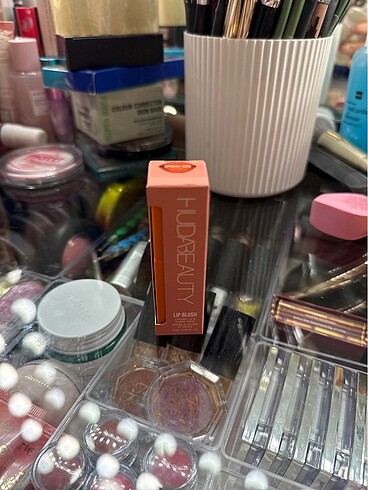 Huda lip blush
