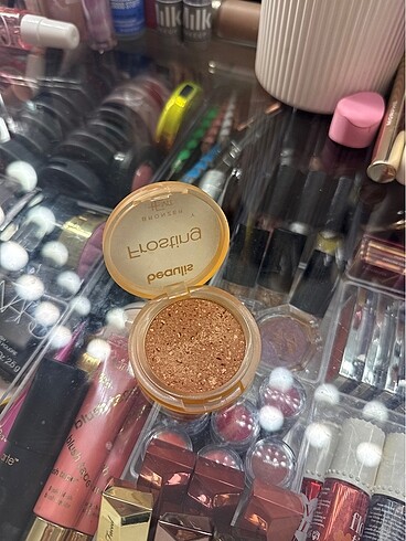 Beden Beaulis bronzer