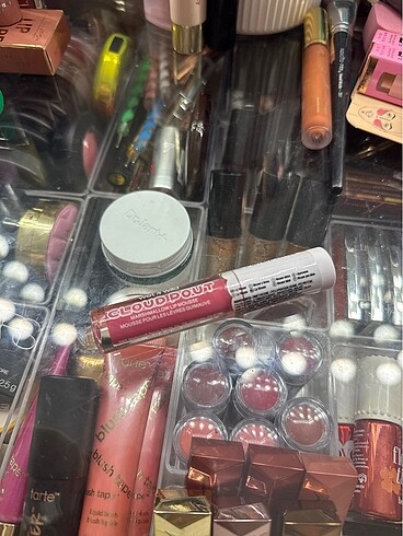 Wet n wild cloud pout lip mousse