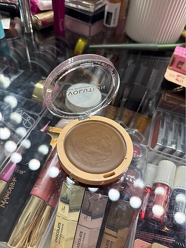 Revolution Revolution krem bronzer