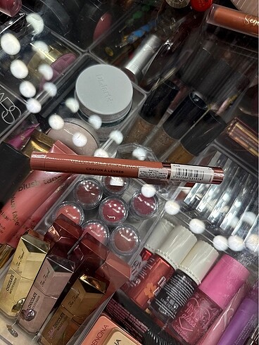 Revolution Revolution lip crayon