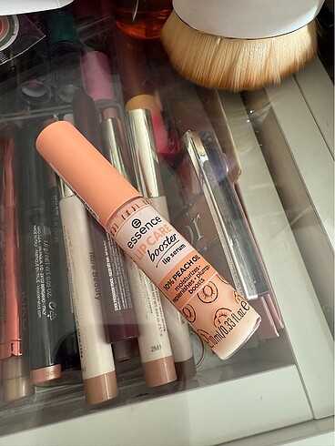 Essence lip serum