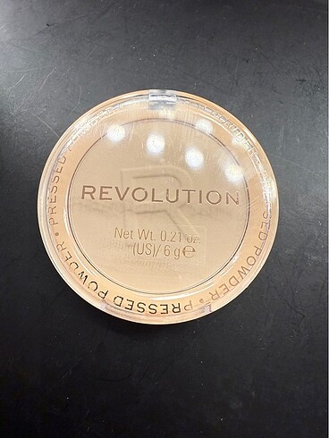 Revolution pudra