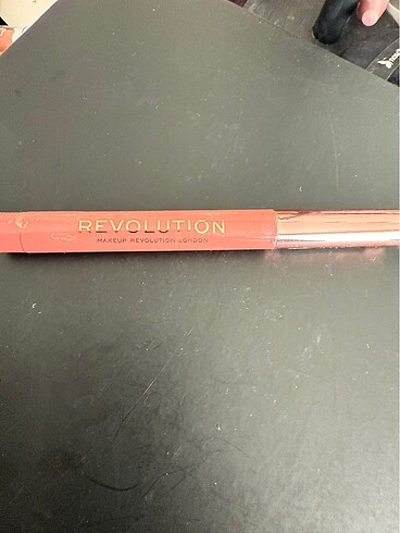 Revolution lip crayon