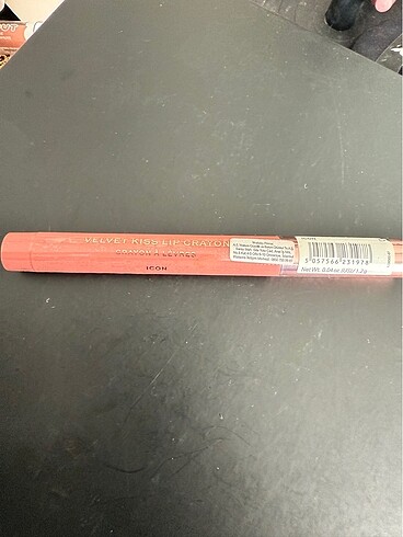 Revolution Revolution lip crayon