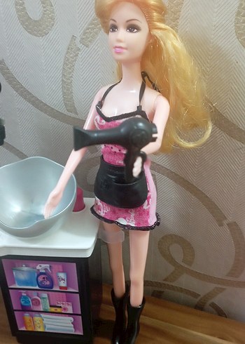 Barbie Bebek ve Kuaför Seti - Görsel 4