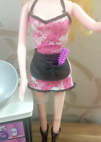 Barbie Bebek ve Kuaför Seti - Görsel 5