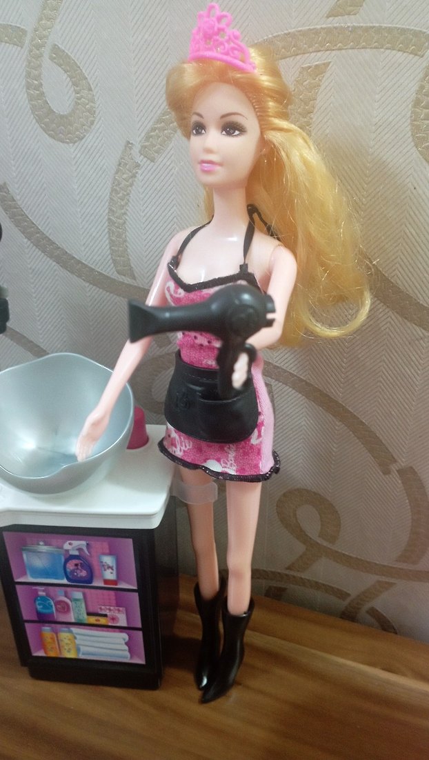 Barbie Bebek ve Kuaför Seti - Görsel 4