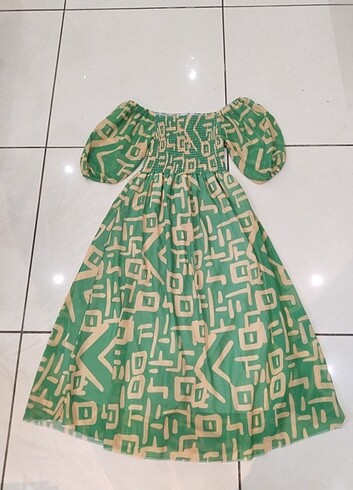 Madonna yaka elbise 