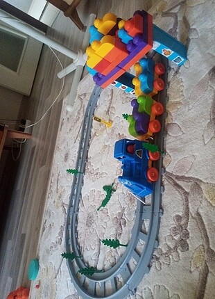 Tren rayları ve tren