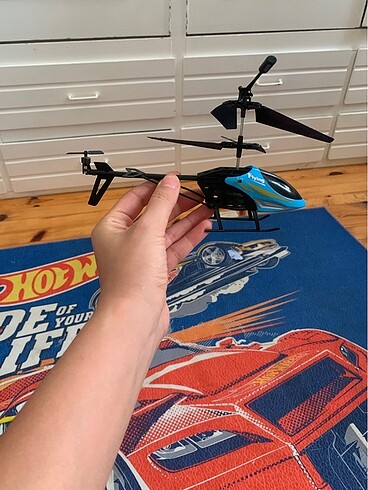 Kumandalı helikopter