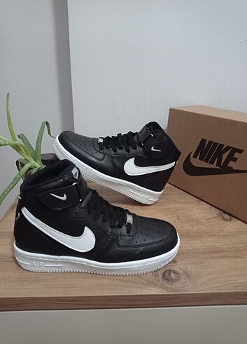 Nike Jordan Air Force 36-44 arası numaralar vardır Şok Fiyat