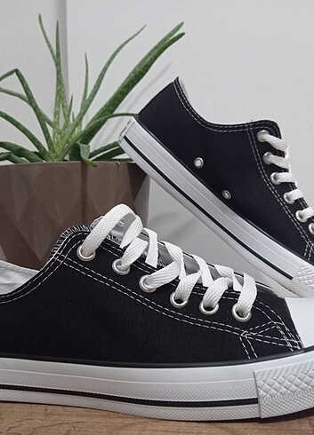 Converse 36-44 arası numaralar vardır 