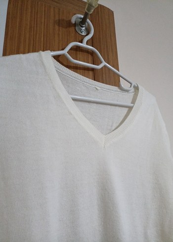 Beyaz V Yakalı Kadın  Kazak - Görsel 3