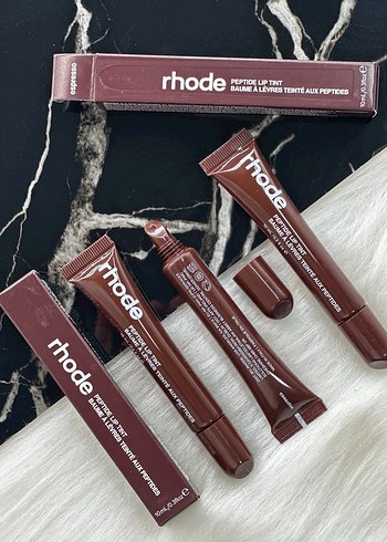 Rhode Burgundy Peptit Dudak Parlatıcısı