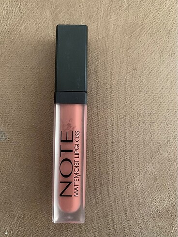 note lipgloss