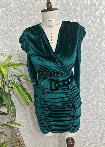 Kemerli Mini Yeşil V Yaka Elbise - Görsel 2