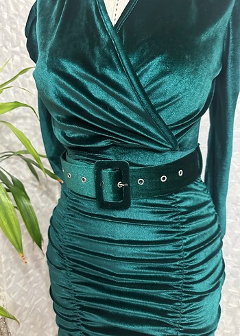 Kemerli Mini Yeşil V Yaka Elbise - Görsel 5